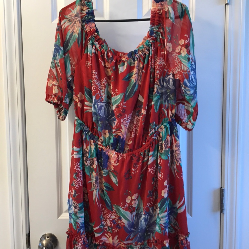 Ruffled and flowered dress